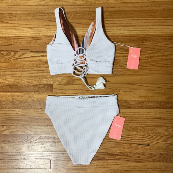 Maaji swimsuit in white wavy rubbed fabric, bikini top + high waist bottoms - Picture 2 of 7